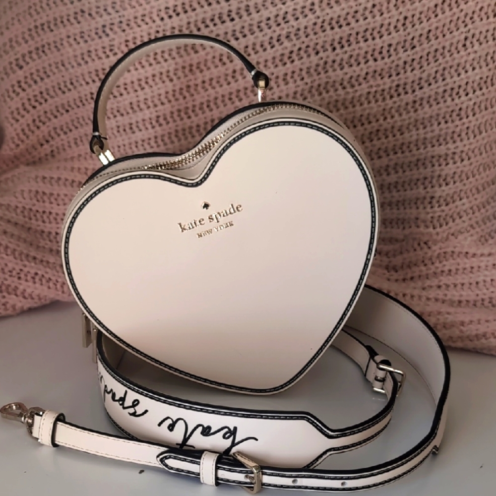 kate spade White Crossbody Bag with Heart Shape and Detachable Strap